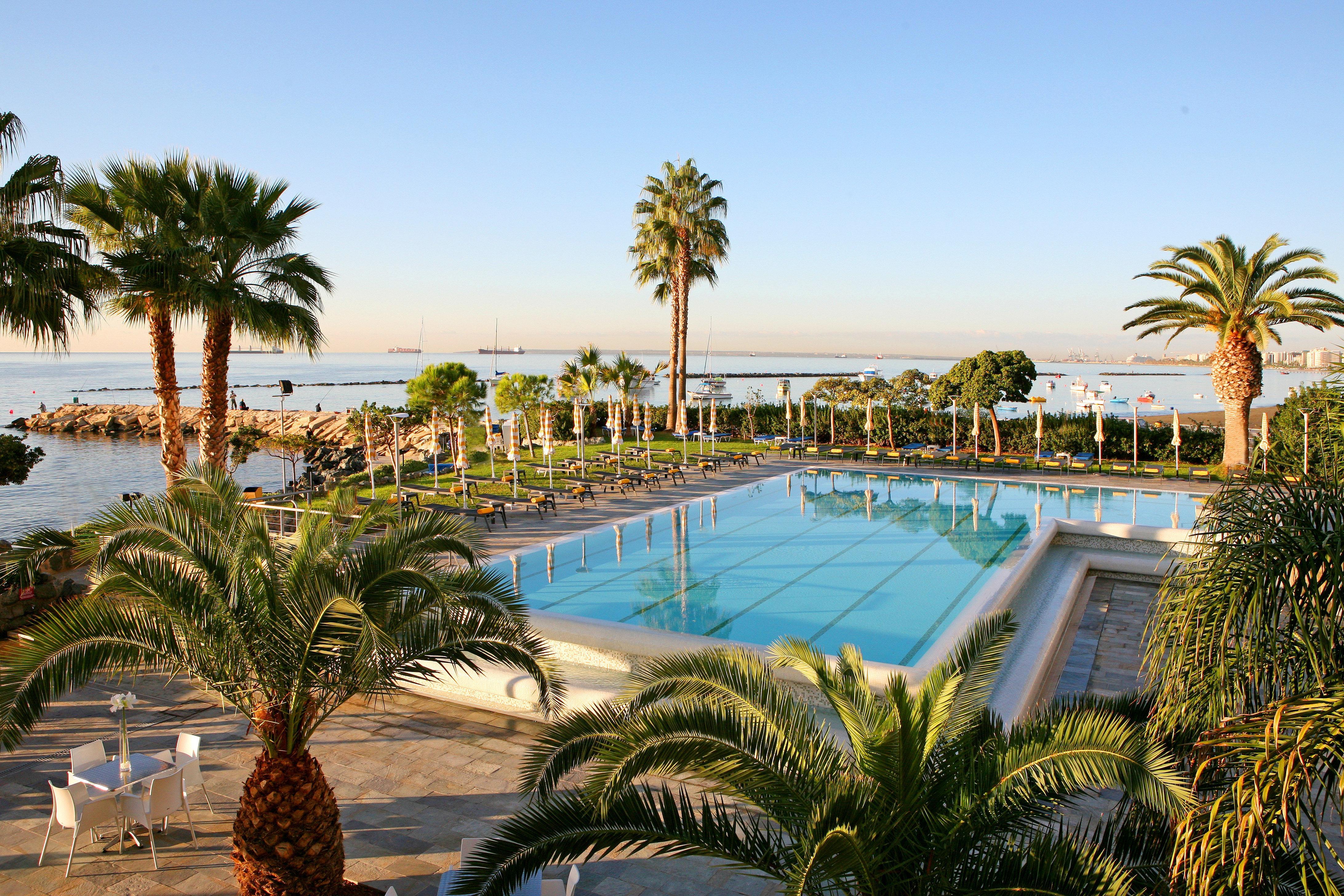 Hotel Crowne Plaza Limassol By Ihg Exterior foto