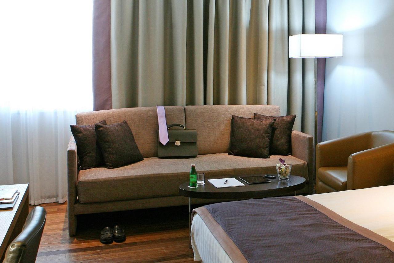 Hotel Crowne Plaza Limassol By Ihg Exterior foto