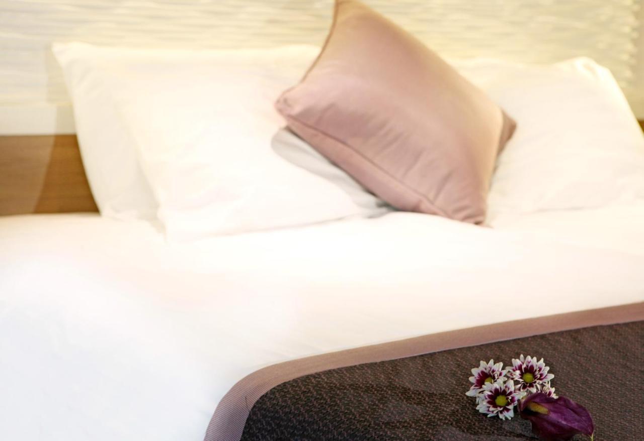 Hotel Crowne Plaza Limassol By Ihg Exterior foto