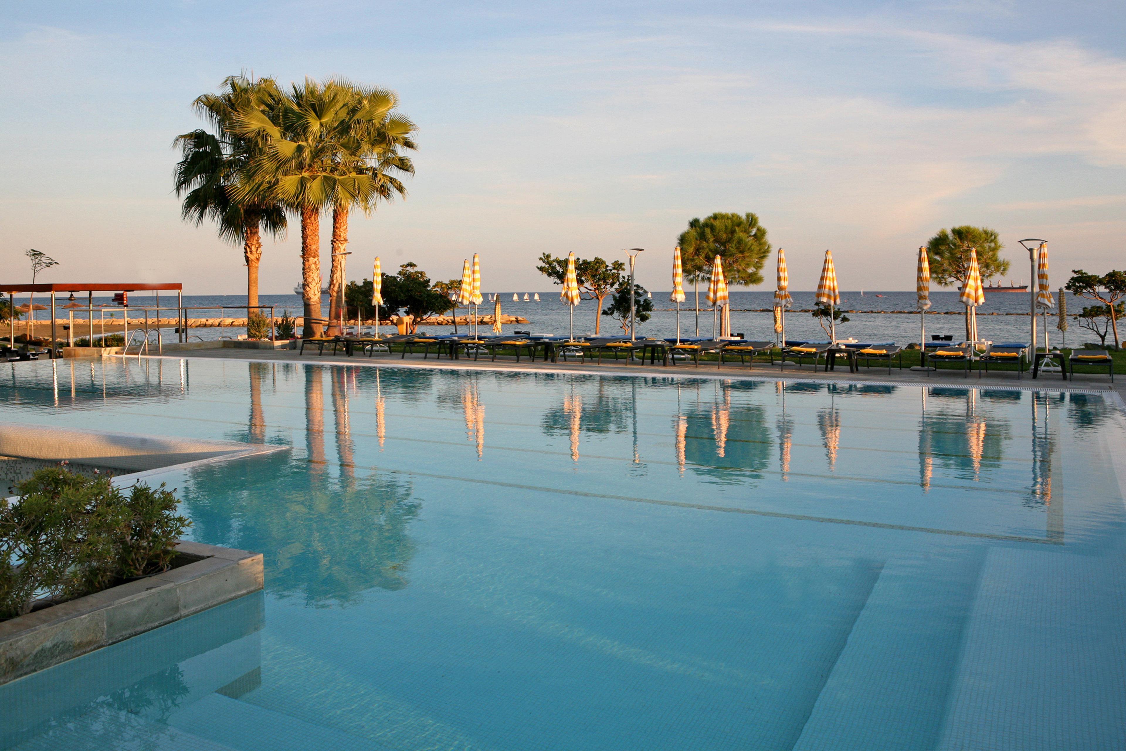 Hotel Crowne Plaza Limassol By Ihg Exterior foto