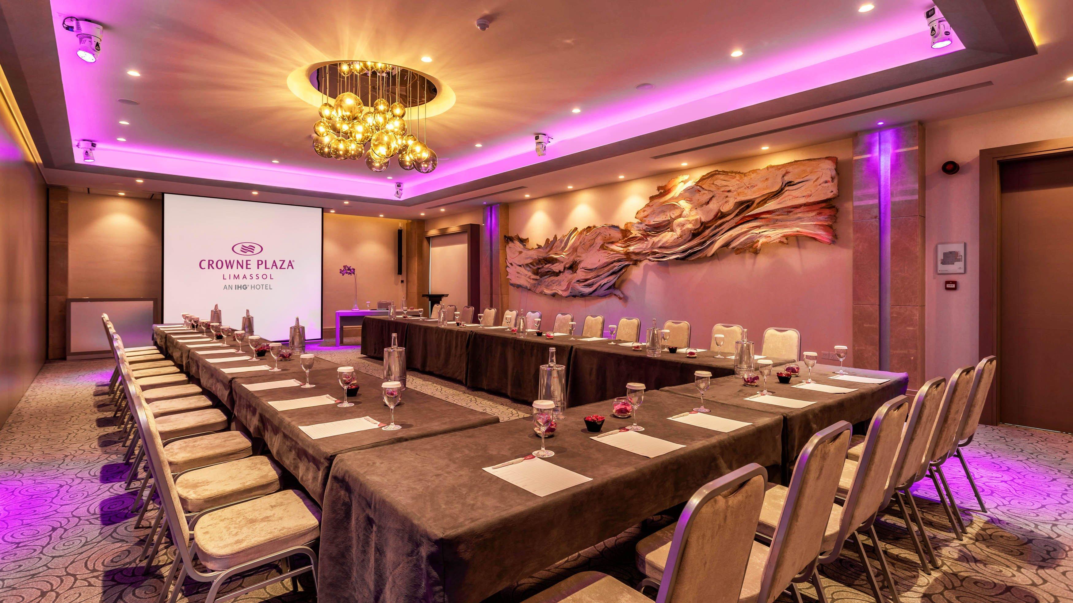 Hotel Crowne Plaza Limassol By Ihg Exterior foto
